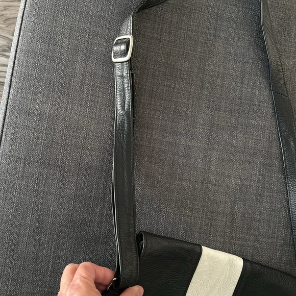 Genuine leather , made in Mexico messenger bag - Picture 7 of 11